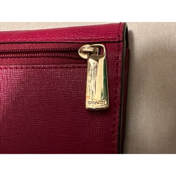 Coach - Picture 4 of 8